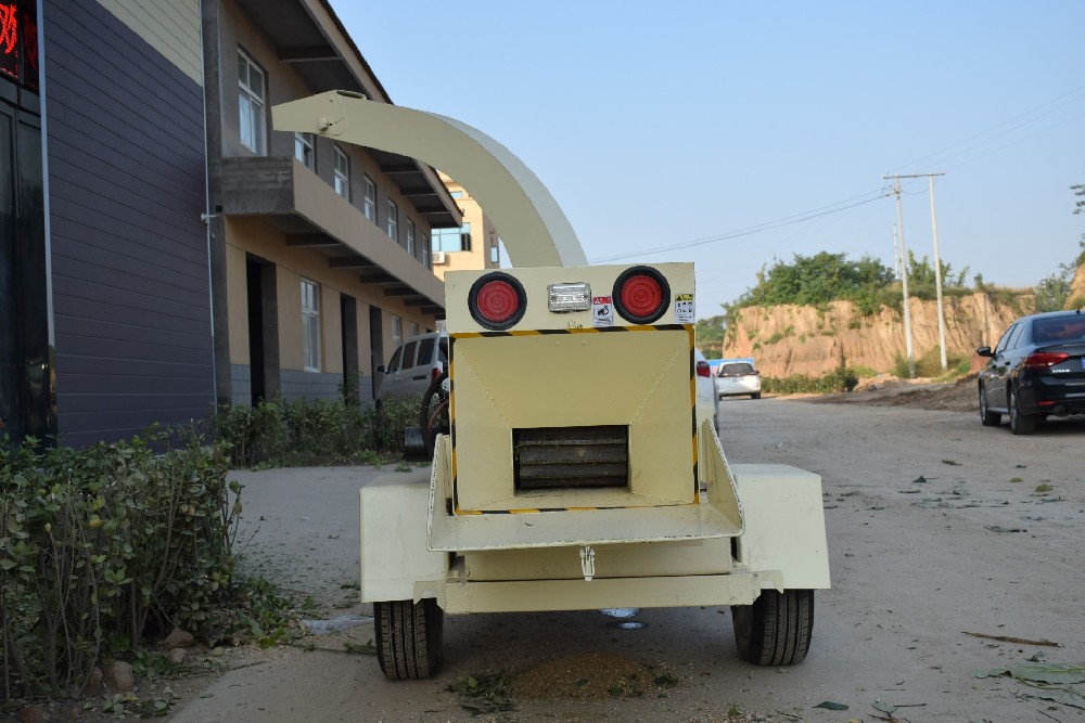 移動樹（shù）枝粉碎機